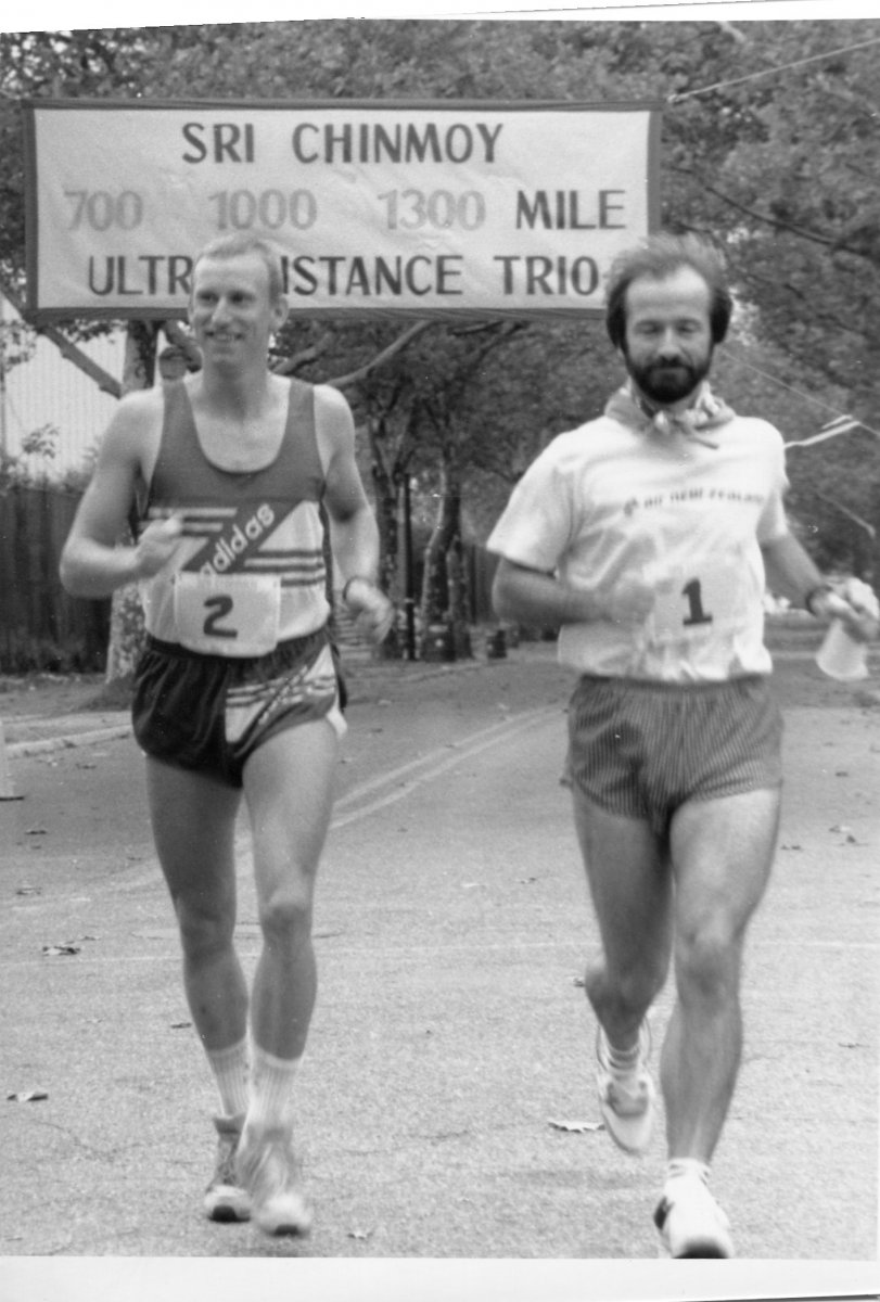 2malerunners.jpg